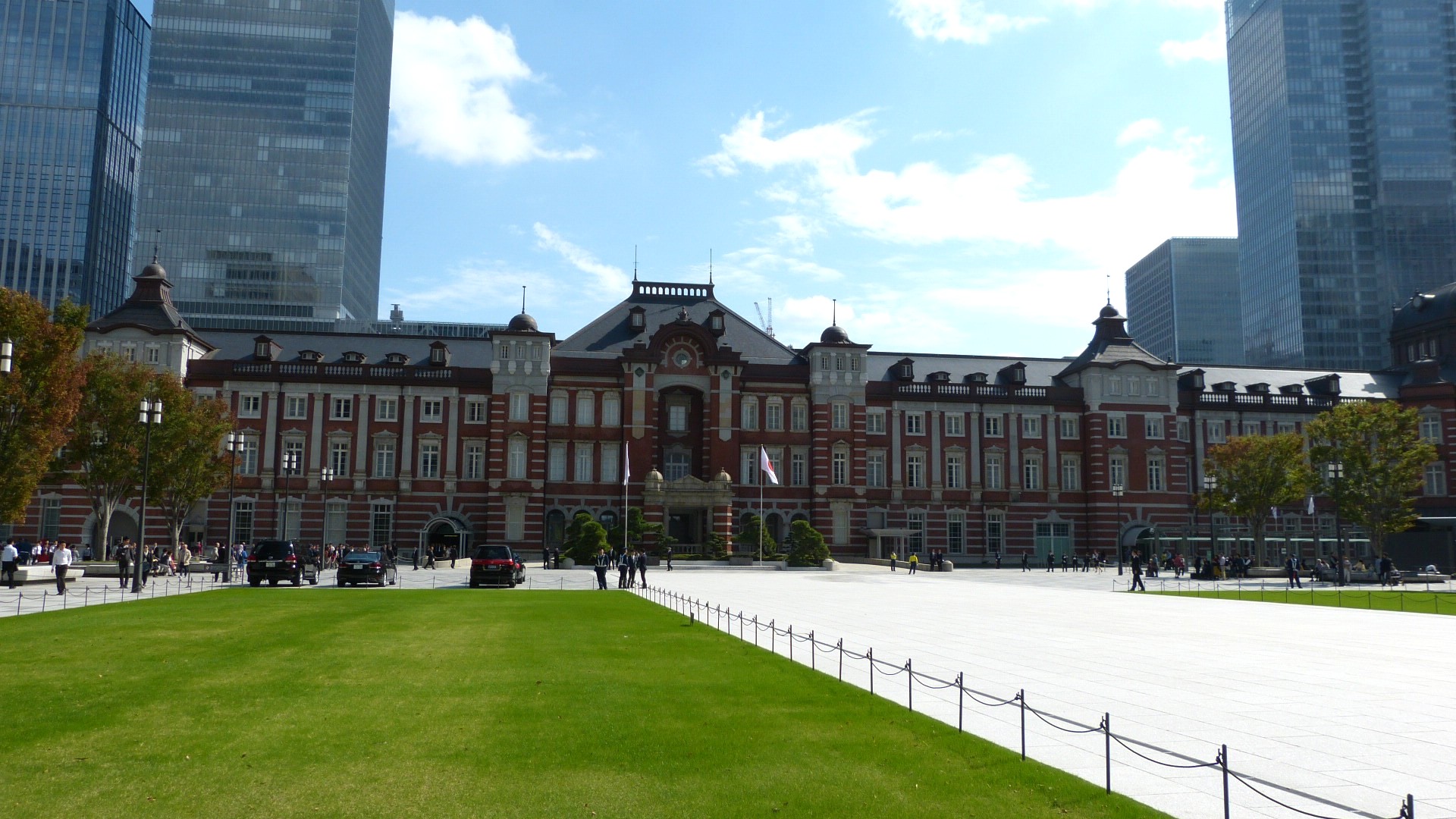 tokyo station grounds